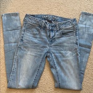 American Eagle Light Wash Skinny Jeans